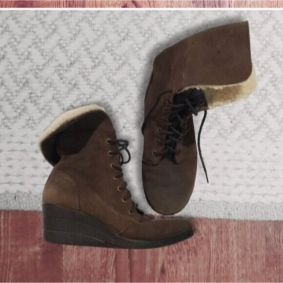 UGG "ZEA" Wedge Suede Leather Waterproof Snow Boots- Size 8US - Picture 10 of 13